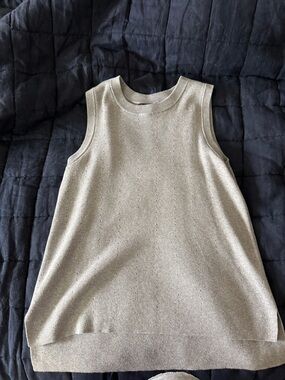 Gray banana republic sweater tank
